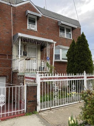 1286 229th St, Bronx NY  10466-5851 exterior