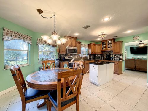 1726 Berkshire Blvd, Fort Pierce FL 34952-7112 exterior