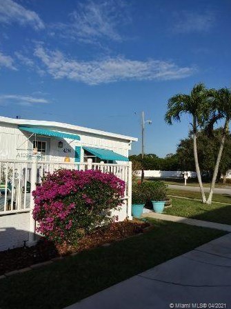 4250 Meadow View Dr, Boynton Beach, FL 33436-2616