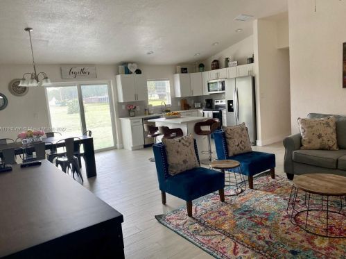417 Cherry Tree Dr, Sebring FL  33876-6166 exterior