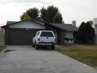 716 Brentwood Dr, Bakersfield, CA 93306-5904