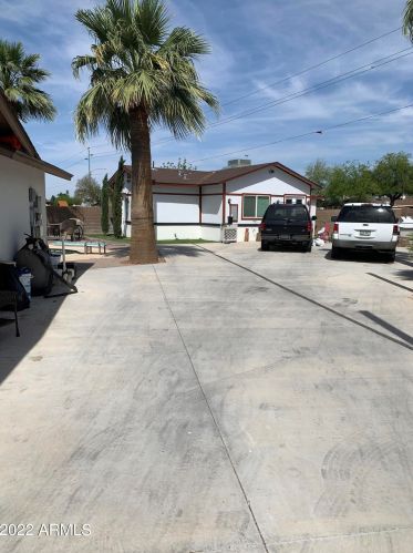 4736 Desert Hills Dr, Glendale, AZ 85304-2931