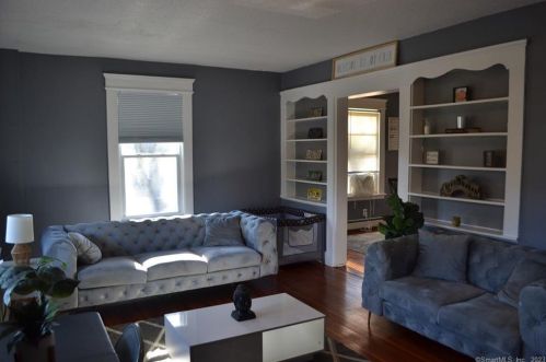 545 Cooke St, Waterbury CT  06710-1424 exterior