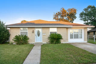 1077 Marvin Ct, Harvey, LA 70058-4919