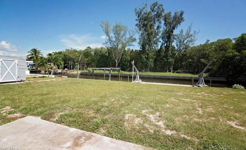 5157 Sandpiper Dr, Saint James City FL  33956-2837 exterior