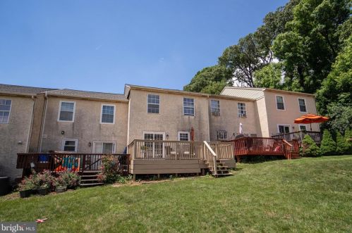 627 Coates Ln, Norristown PA  19406-2558 exterior