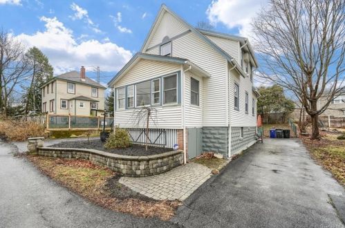 5 Columbus Ave, Cornwall Hud, NY 12520-1009
