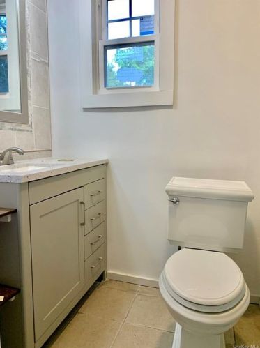 18 Dares Ln, Mohegan Lake, NY 10547-1543