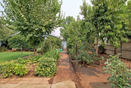 1087 Via Verona Dr, Chico CA  95973-1030 exterior