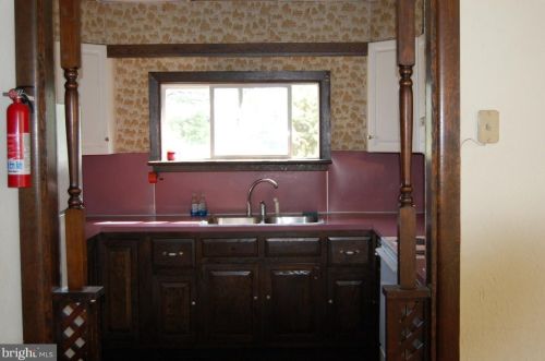 137 6th St, Coaldale, PA 18218-1120