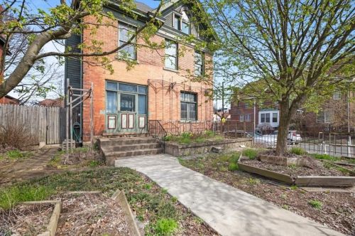 5649 Woodmont St, Pittsburgh, PA 15217-1244