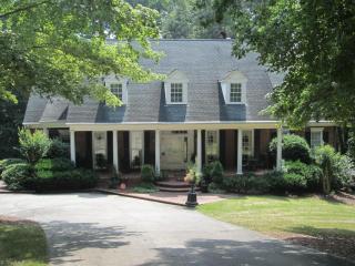303 Overbrook Dr, Lexington, NC 27292-4830
