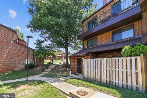 3439 Summit Ct, Washington, DC 20018-1647
