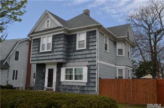707 Riverside Ave, North Baldwin, NY 11510-3917
