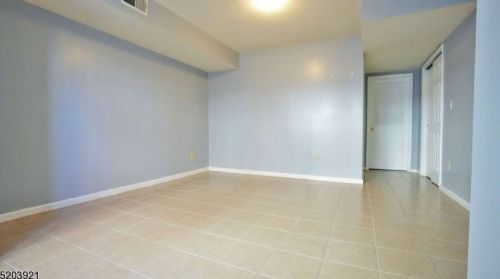 174 Clinton St, East Orange NJ  07018-3040 exterior