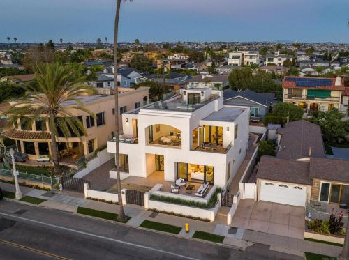 3535 Riviera Dr, San Diego CA 92109-6641 exterior