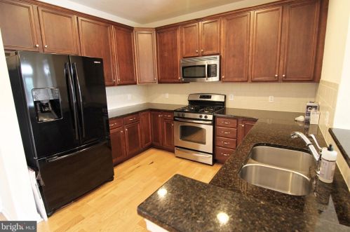 516 Carson Ter, Huntingdon Valley PA  19006-4721 exterior