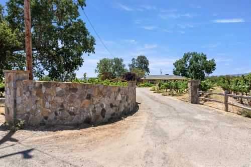 1205 Merritt Rd, Lakeport, CA 95453-9730