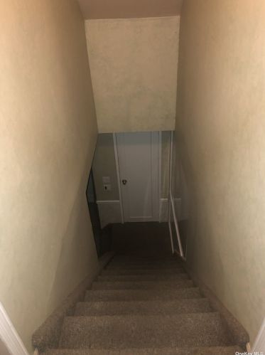 952 Washington Ave, Westbury NY  11590-6038 exterior