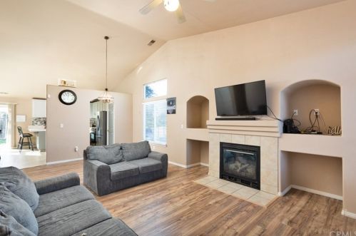 102 Buck Run Dr, Oroville, CA 95965-3584