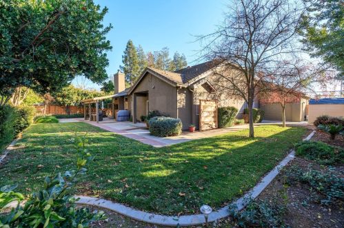 1955 Tuolumne Rd, Turlock CA  95382-8912 exterior