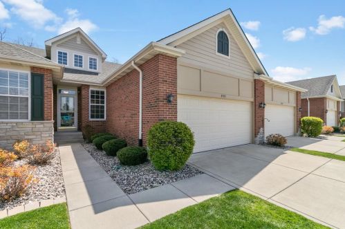 8785 Forest Glen Ct, Dyer, IN 46373-8795