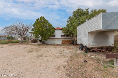 2682 Golda St, Tucson, AZ 85705-1114