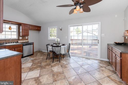 7 Nassau Ave, West Deptford NJ  08066-1120 exterior