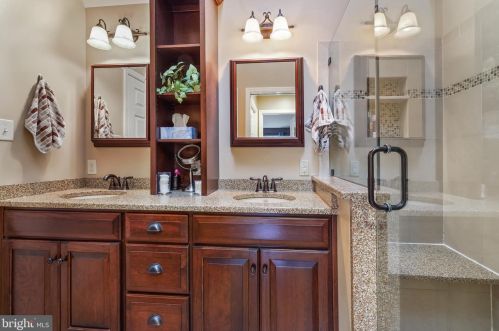 104 Vlg Grn Dr, Gilbertsville PA  19525-9500 exterior