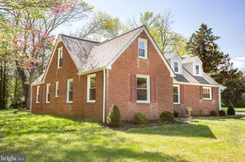 10600 Woodland Dr, Fredericksburg VA  22407-7759 exterior