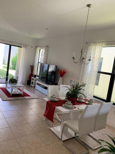 9764 34th Ct, Hialeah FL  33018-1880 exterior