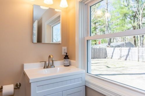 35 Pine Tree Rd, Coventry RI  02816-7001 exterior