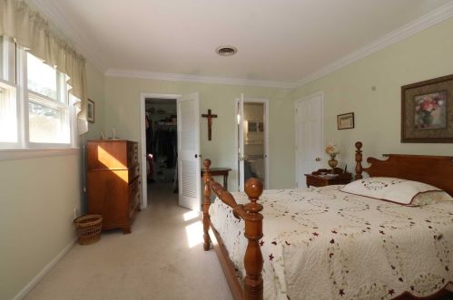 16 Gilbert Dr, Hyde Park NY  12538-2404 exterior