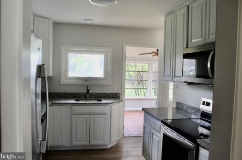 1909 Oak Lane Rd, Wilmington DE  19803-5237 exterior