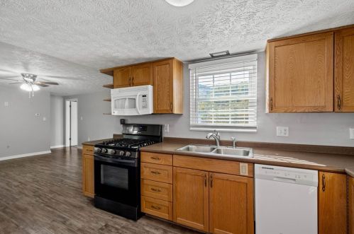 683 1st Ave, Bridgeville PA  15017-1341 exterior