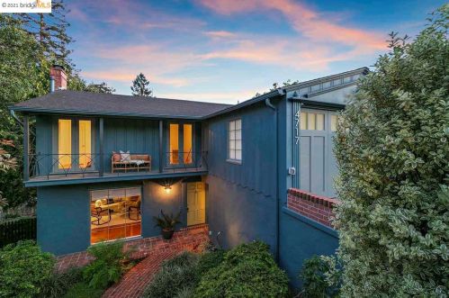 4717 Harbord Dr, Oakland, CA 94618-2212