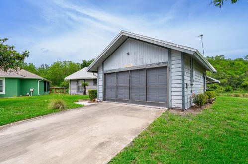 26705 Bimini Dr, Tavares, FL 32778-9737