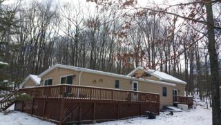 107 Red Breast Ct, Lackawaxen, PA 18435-7804