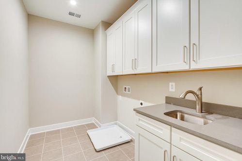 506 West St, Falls Church VA  22046-2846 exterior
