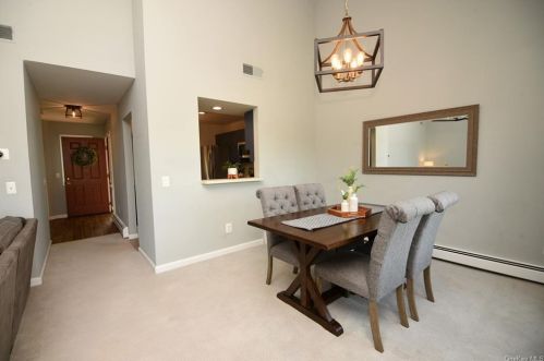 1210 Eagle Bay Dr, Crotonville NY  10562-2355 exterior