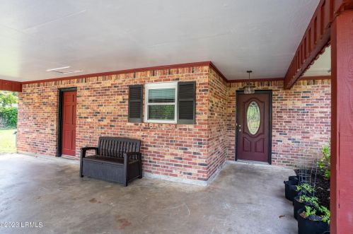 989 Dowlingwood Dr, Beaufort SC  29902-6323 exterior