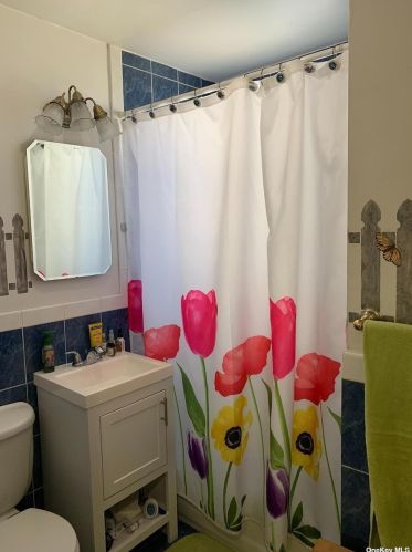 87-65 95th St, Jamaica NY  11421-2216 exterior