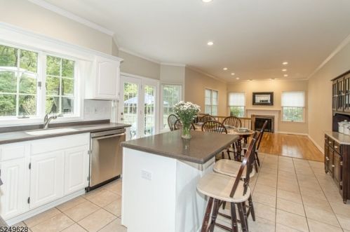 11 Autumn Dr, Scotch Plains NJ  07076-2431 exterior