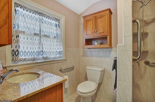 205 Sarepta Rd, Belvidere NJ  07823-2624 exterior