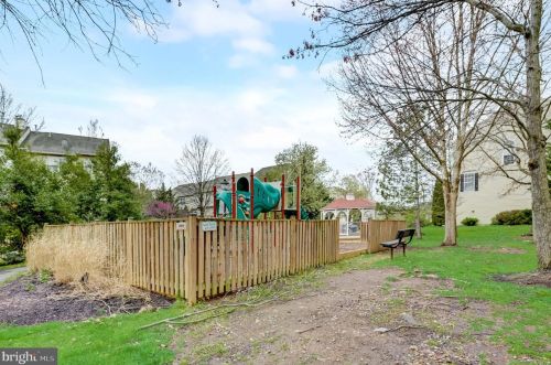 2496 Clover Fld Cir, Herndon VA  20171-4339 exterior