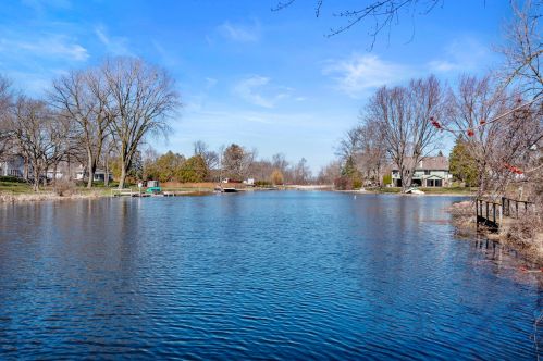 7706 Martha Cir, Waterford, WI 53185-2039