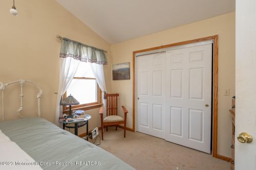 4 Fletcher Pl, Island Heights NJ  08732-7748 exterior