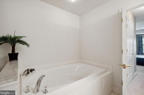 16 Portsmouth Cir, Glen Mills PA  19342-2625 exterior