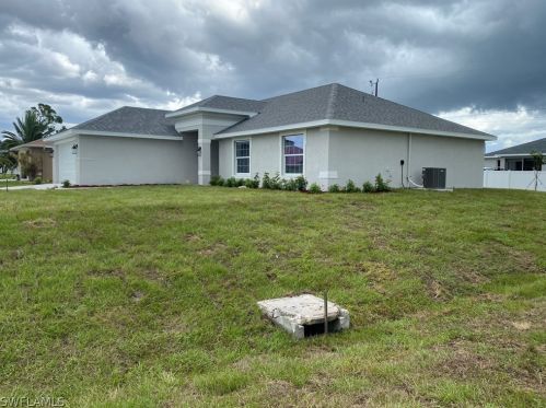 2901 4th Pl, Cape Coral, FL 33909-6804