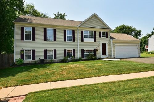448 Wetherell St, Manchester, CT 06040-6346